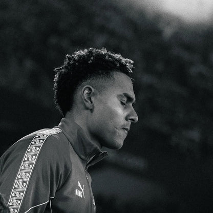 𝐂𝐎𝐌𝐏𝐄𝐓𝐈𝐓𝐈𝐕𝐄 / 8 𝐏𝐑𝐄𝐒𝐄𝐓𝐒