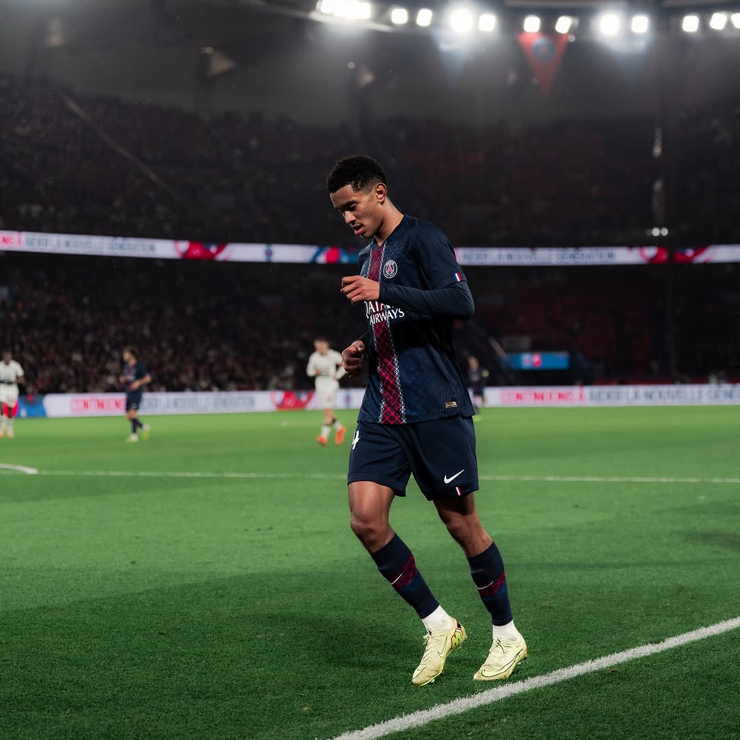 𝐂𝐎𝐌𝐏𝐄𝐓𝐈𝐓𝐈𝐕𝐄 / 8 𝐏𝐑𝐄𝐒𝐄𝐓𝐒